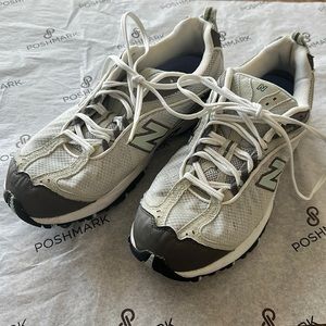 NEW BALANCE | Size 11 Womens Sneakers